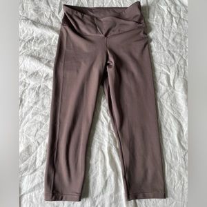 Gap Fit crossover waist leggings size medium
